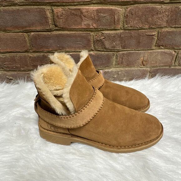 Ugg McKay Classic Ankle Bootie Chestnut  Size 10 - Picture 1 of 10